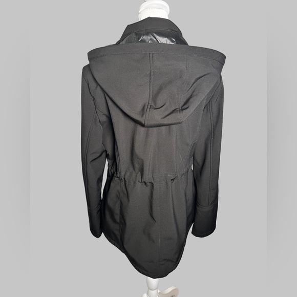 Guess Women's Black Puffer Jacket - Picture 5 of 12